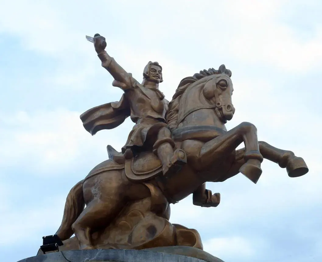 Tượng đài vua Quang Trung