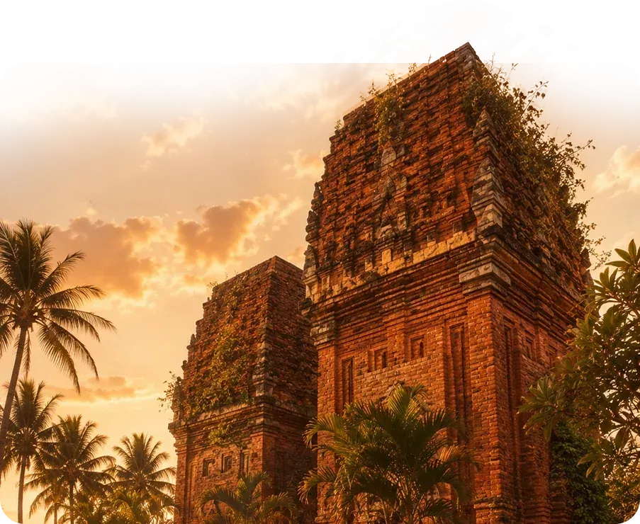 Tháp Chăm Quy Nhơn lúc hoàng hôn